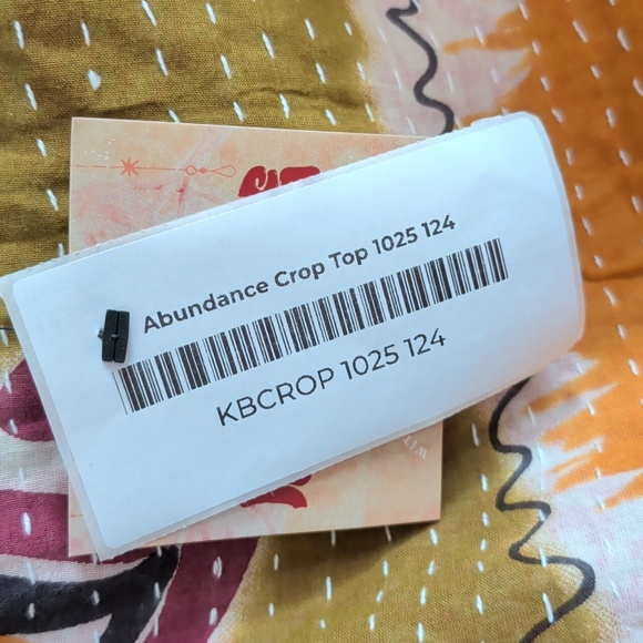 Free Size. Abundance Crop Kantha Bae - Picture 15 of 15